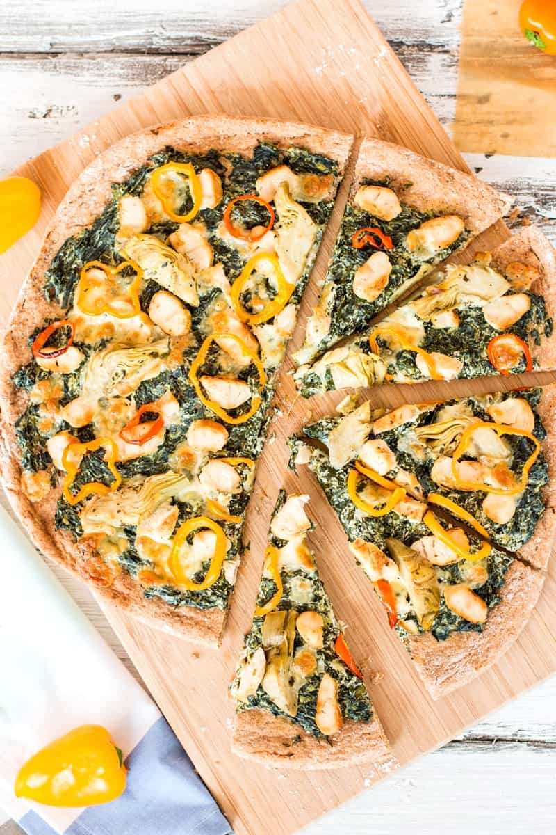 https://www.savorynothings.com/wp-content/uploads/2014/08/Healthy-Spinach-Artichoke-Chicken-Pizza-2.jpg