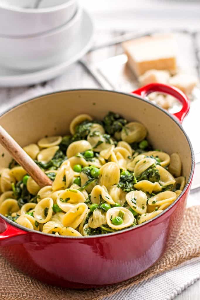 One Pot Spinach Pea Pasta Recipe - Savory Nothings