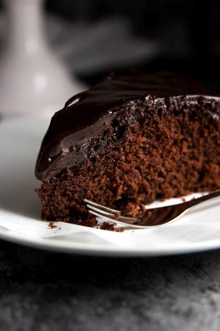 Easy Chocolate Honey Cake Recipe - Savory Nothings