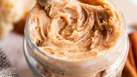 Whipped Cinnamon Honey Butter (Texas Roadhouse Copycat) - Savory