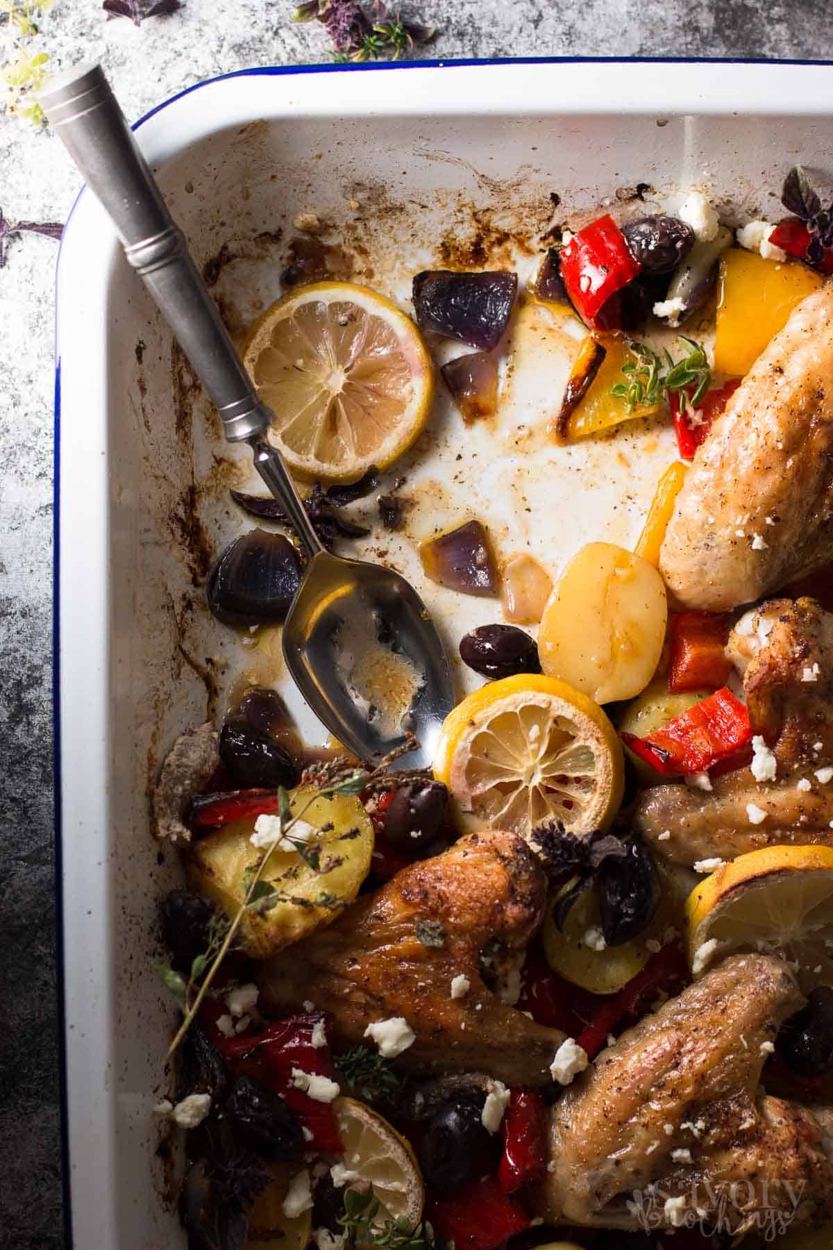https://www.savorynothings.com/wp-content/uploads/2015/12/one-sheet-pan-greek-style-easy-baked-chicken-dinner-recipe-6.jpg