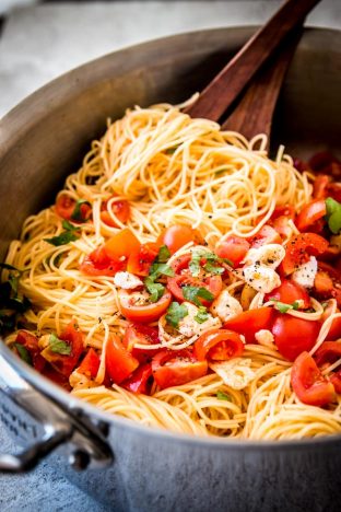 15 Minute Caprese Pasta - Savory Nothings