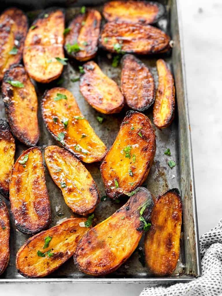 Crispy Roasted Fingerling Potatoes Recipe - Savory Nothings