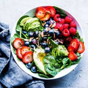 Spinach Avocado Salad with Berries - Savory Nothings