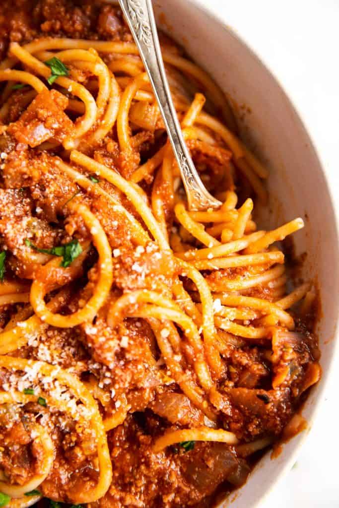 One Pot Spaghetti and Meat Sauce Recipe - Savory Nothings