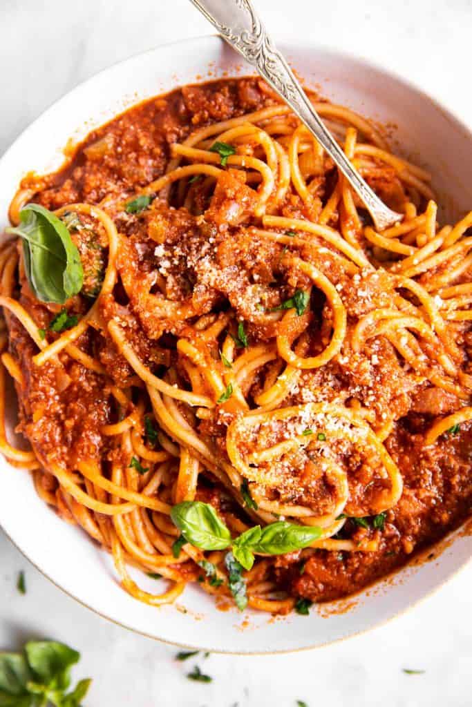 One Pot Spaghetti and Meat Sauce Recipe - Savory Nothings