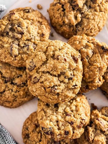 Oatmeal Raisin Cookies Recipe - Savory Nothings