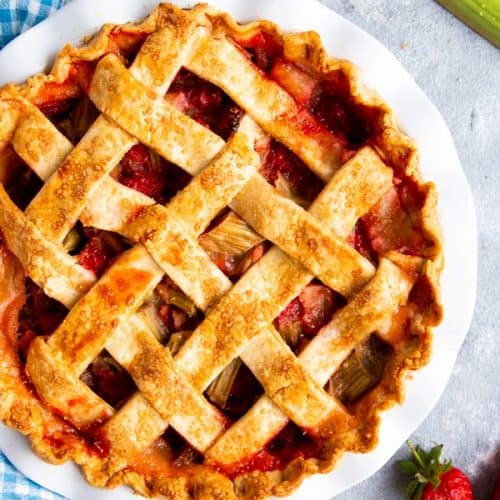 Strawberry Rhubarb Pie (like Grandma used to make!)