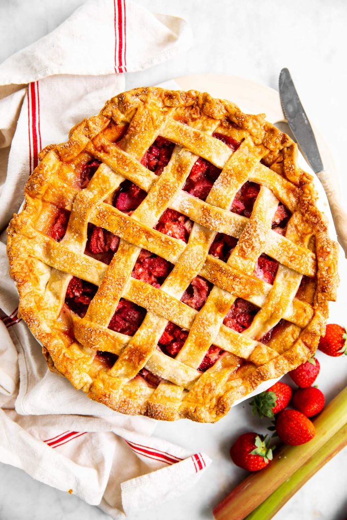 Strawberry Rhubarb Pie Recipe - Savory Nothings