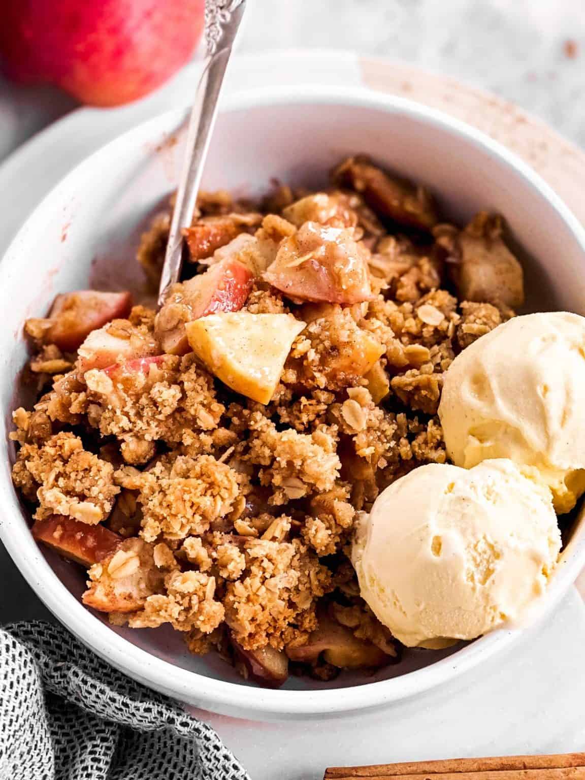 Quick & Easy Apple Crisp Recipe Savory Nothings