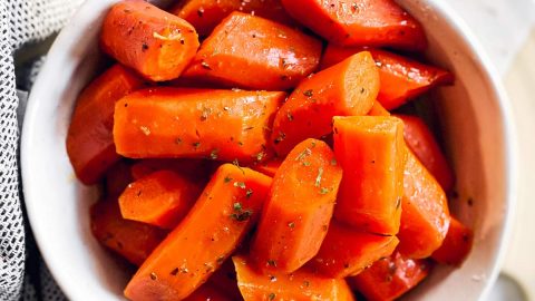 Easy Crockpot Honey Glazed Carrots • Salt & Lavender