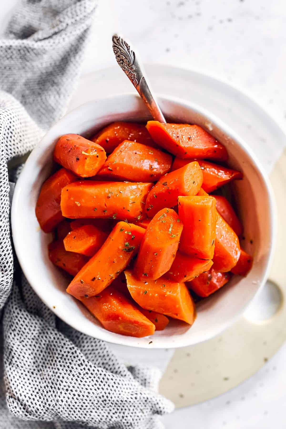 https://www.savorynothings.com/wp-content/uploads/2019/09/crockpot-glazed-carrots-image-3.jpg