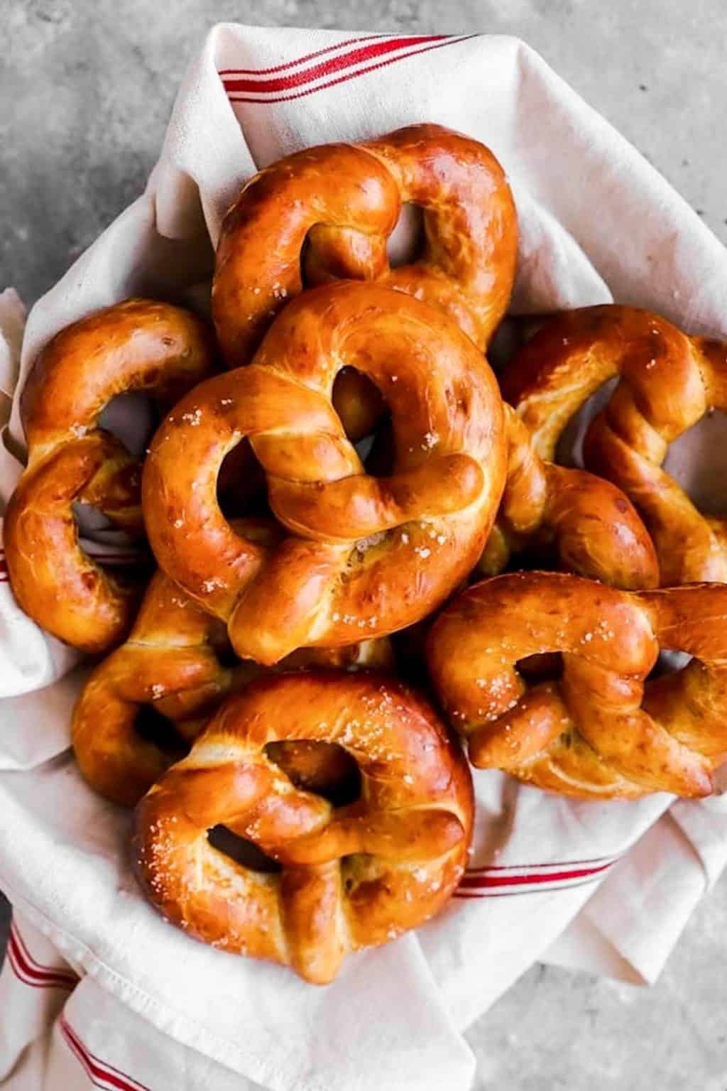 homemade-german-soft-pretzels-recipe-savory-nothings