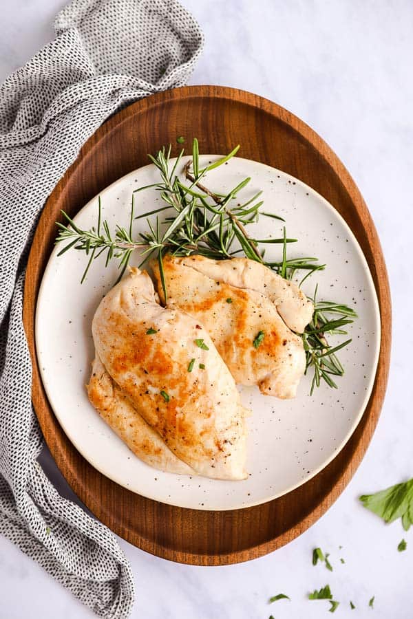 https://www.savorynothings.com/wp-content/uploads/2019/11/sous-vide-chicken-image-7.jpg