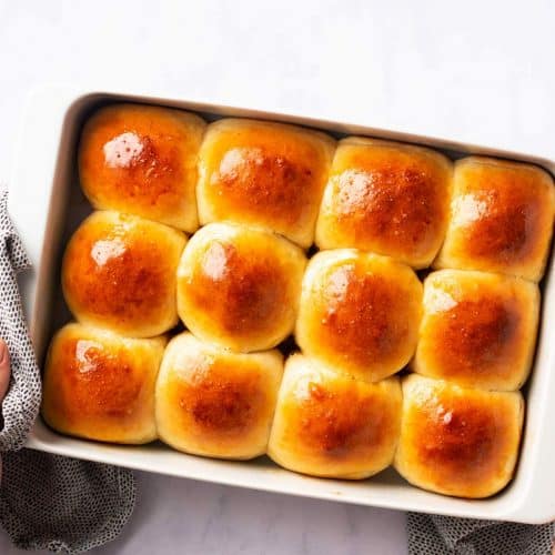 Easy Homemade Dinner Rolls (with Step by Step Video)