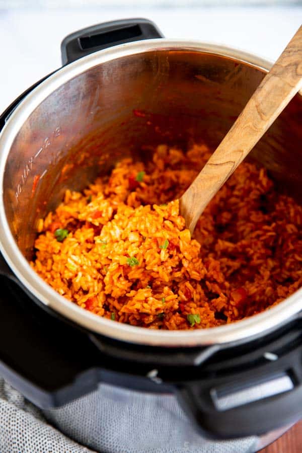 https://www.savorynothings.com/wp-content/uploads/2020/01/instant-pot-mexican-rice-image-3.jpg