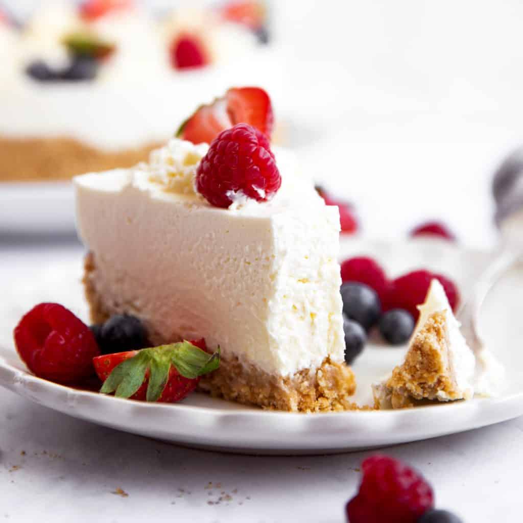 Easy No Bake Cheesecake [Recipe with Video] - Savory Nothings