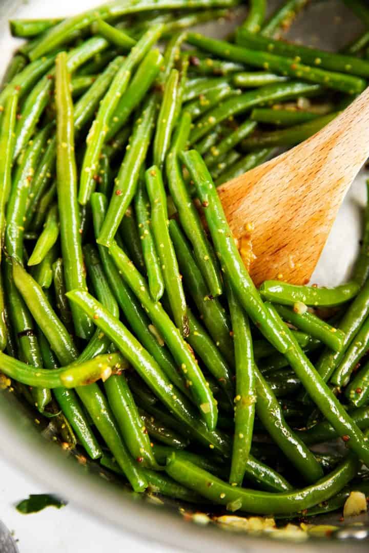 Easy Sautéed Green Beans - Savory Nothings