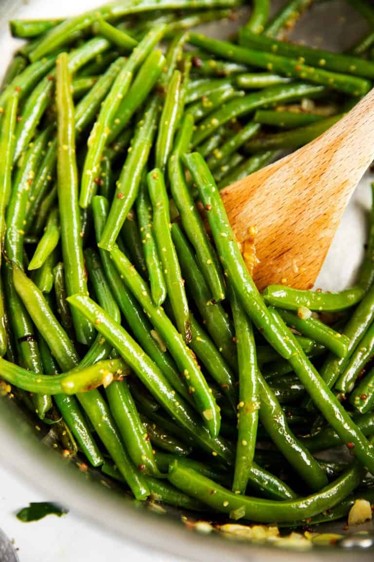 Easy Sautéed Green Beans - Savory Nothings