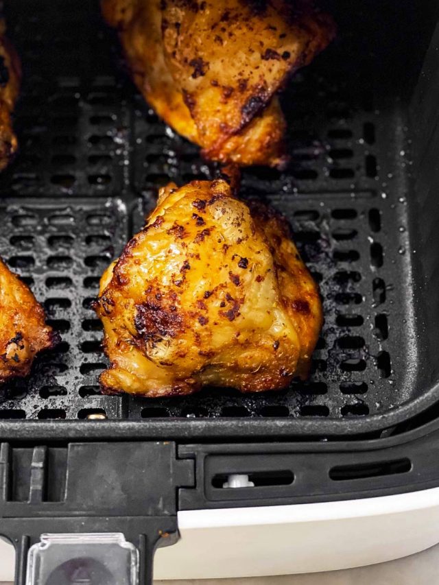 Air Fryer Chicken Thighs Recipe - Savory Nothings