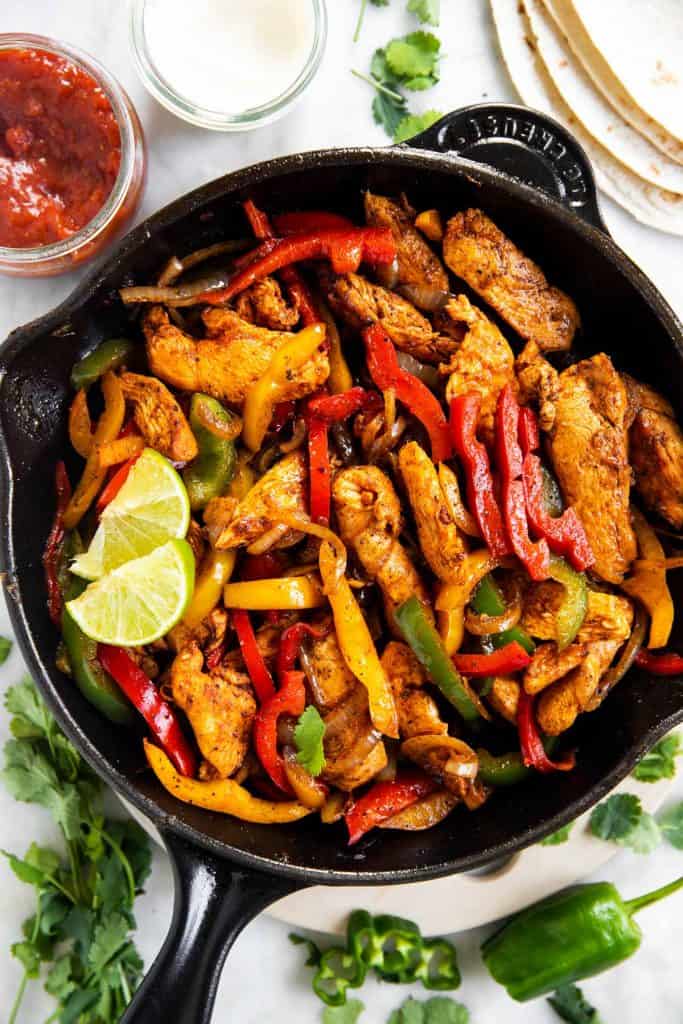 Easy Chicken Fajitas Recipe - Savory Nothings