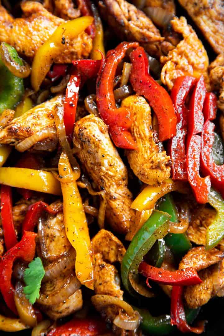 Easy Chicken Fajitas Recipe - Savory Nothings