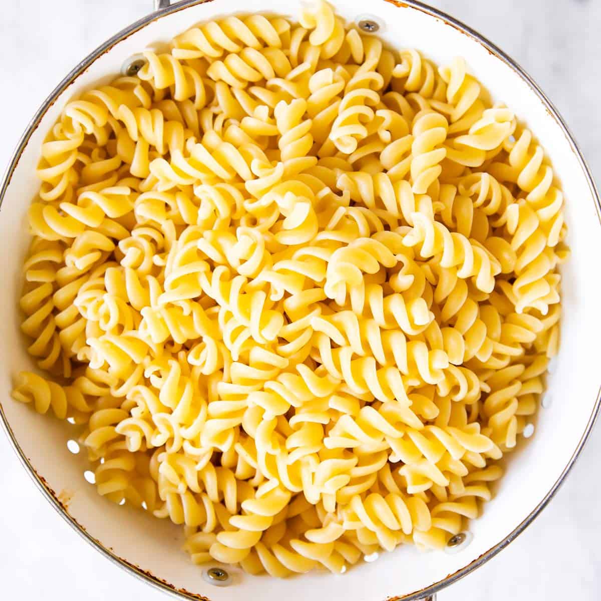 https://www.savorynothings.com/wp-content/uploads/2021/04/how-to-cook-pasta-image-sq.jpg