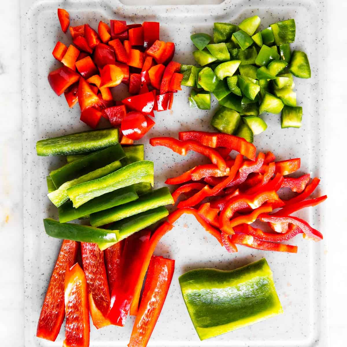 https://www.savorynothings.com/wp-content/uploads/2021/04/how-to-cut-a-bell-pepper-image-sq.jpg