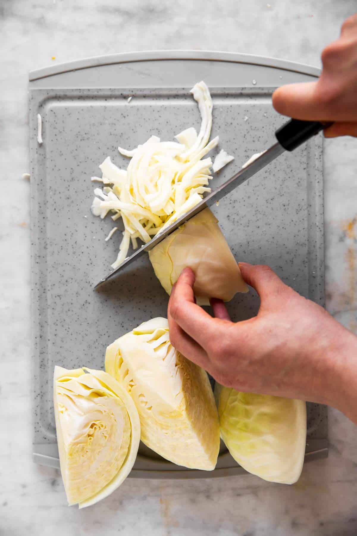 How to Cut Cabbage/ Cómo Cortar un Repollo 