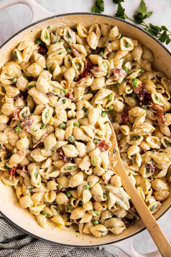 One Pot Pea and Bacon Pasta Recipe - Savory Nothings