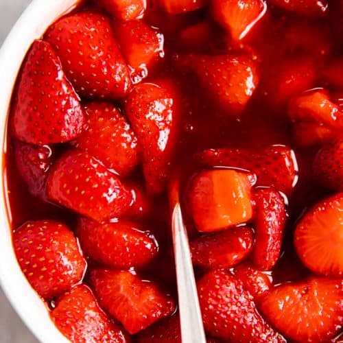 https://www.savorynothings.com/wp-content/uploads/2021/04/strawberry-sauce-image-sq-500x500.jpg