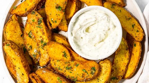 https://www.savorynothings.com/wp-content/uploads/2022/01/air-fryer-potato-wedges-recipe-image-step-sq-480x270.jpg