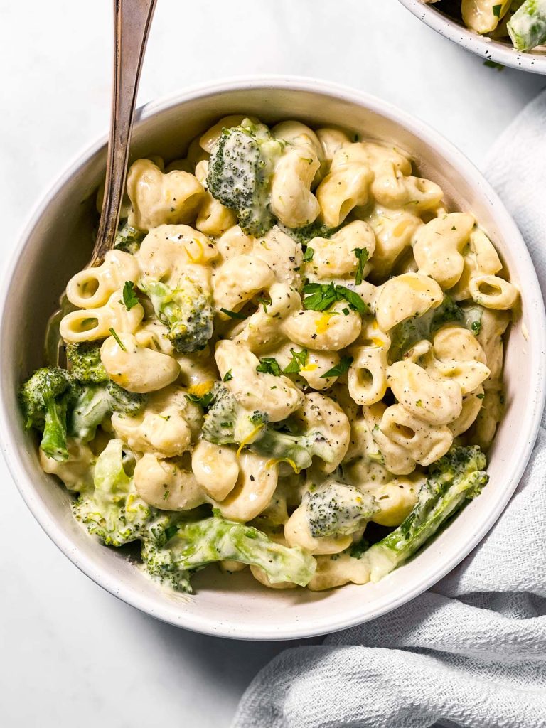 One Pot Creamy Broccoli Pasta Recipe - Savory Nothings