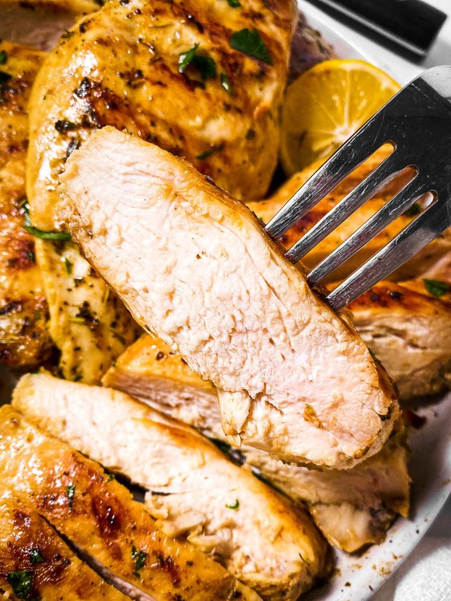 Perfect Grilled Chicken Breast Recipe - Savory Nothings