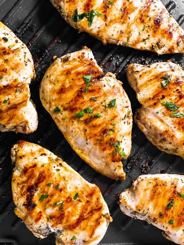 Perfect Grilled Chicken Breast Recipe - Savory Nothings