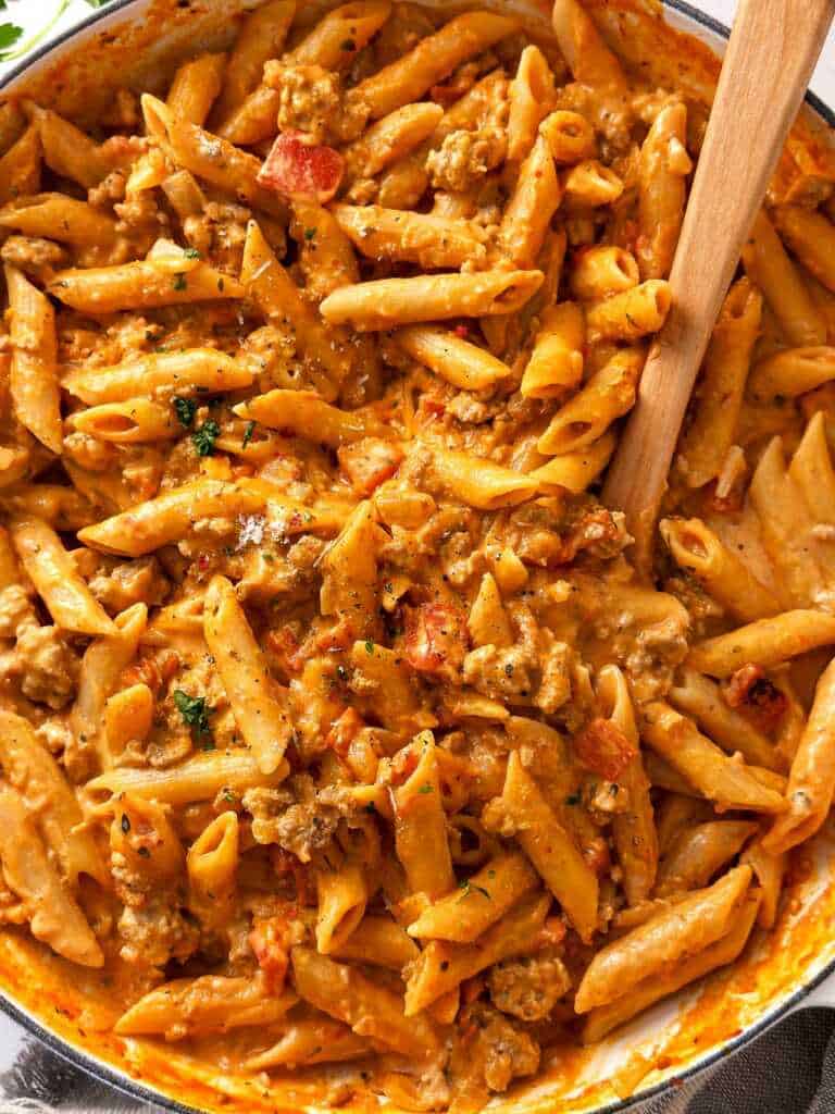 One Pot Italian Sausage and Peppers Pasta Recipe - Savory Nothings