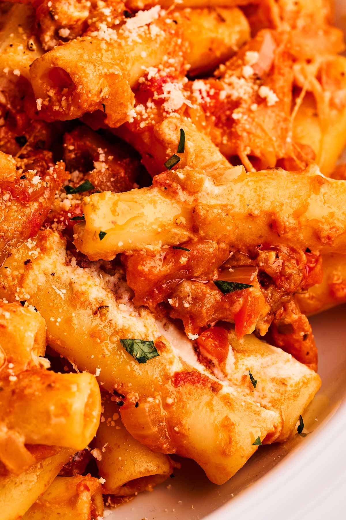 frontal close up of baked ziti