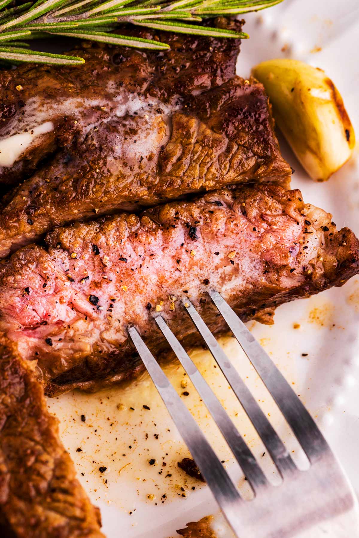 frontal view of sliced steak